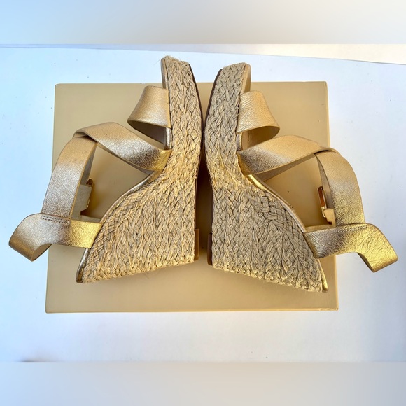 NIB Michael Kors 6.5 Giovanna metallic Gold leather wedge platform sandal - Picture 10 of 12